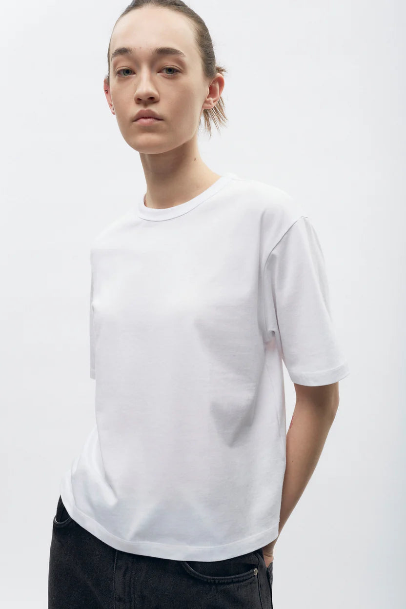 WOMEN'S REGULAR SHORT SLEEVE T-Shirt _ 140gsm / 4.13oz