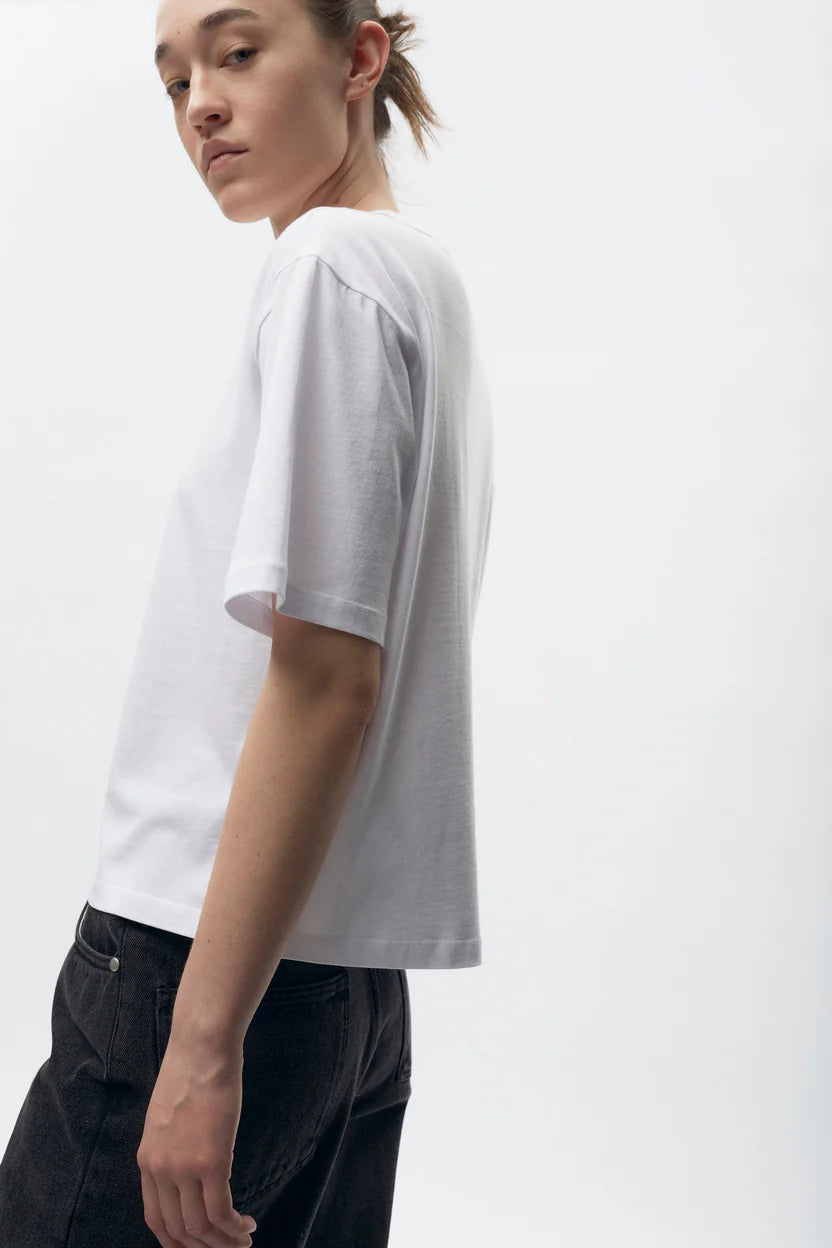 WOMEN'S REGULAR SHORT SLEEVE T-Shirt _ 140gsm / 4.13oz